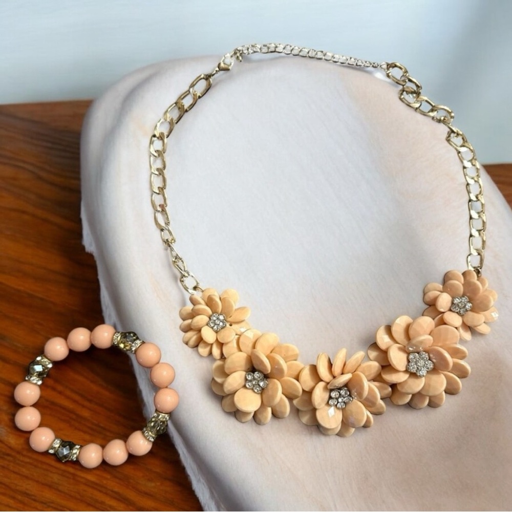 Vintage Peach/Pink Colored Acrylic Floral Statement Necklace with Bracelet
